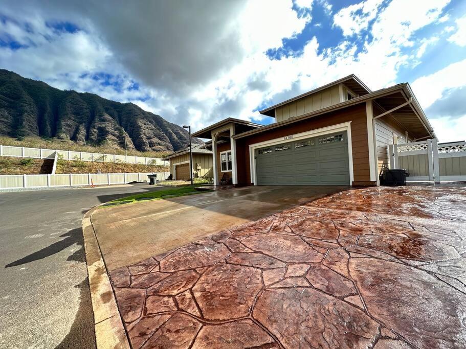 New 4 Bedroom Home With Ocean And Gorgeous Mountain Views In The Gated Community Of Mauna Olu Waianae エクステリア 写真