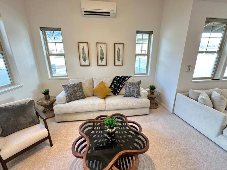 New 4 Bedroom Home With Ocean And Gorgeous Mountain Views In The Gated Community Of Mauna Olu Waianae エクステリア 写真