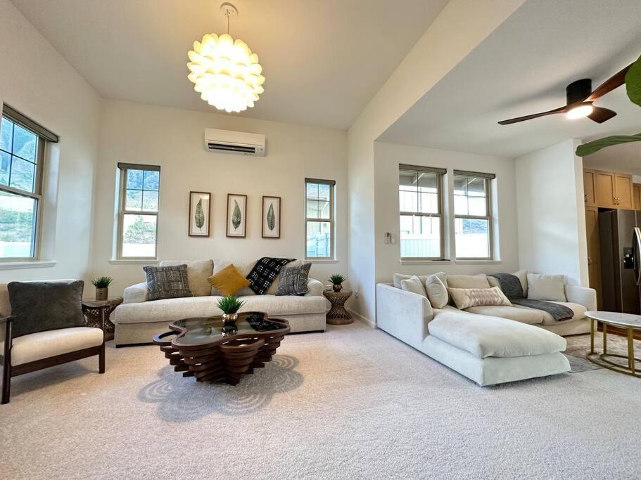 New 4 Bedroom Home With Ocean And Gorgeous Mountain Views In The Gated Community Of Mauna Olu Waianae エクステリア 写真